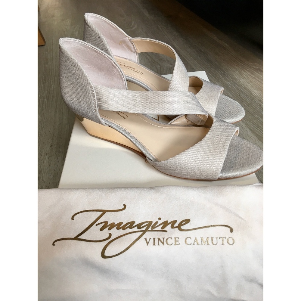 VINCE CAMUTO Jefre Wedge Sandal - Soft Gold